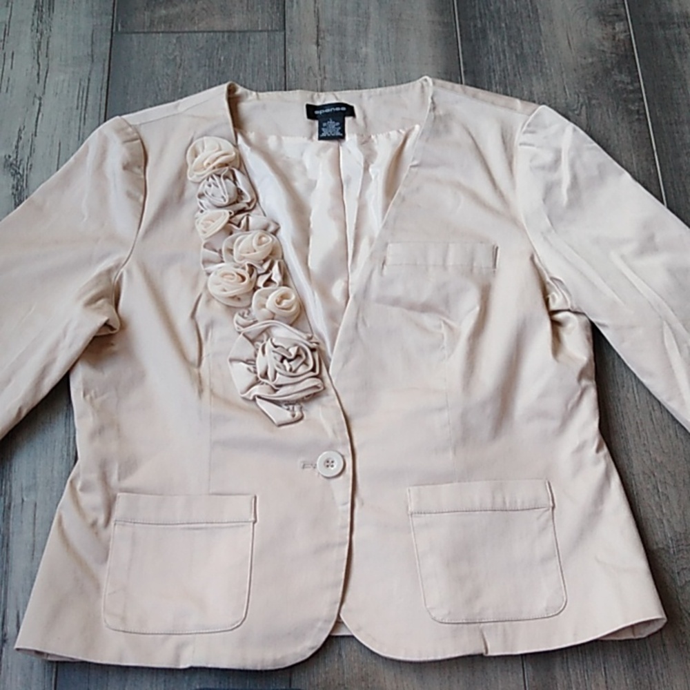 Spense  jacket/blazer tan/cream color size L with beautiful flower detail